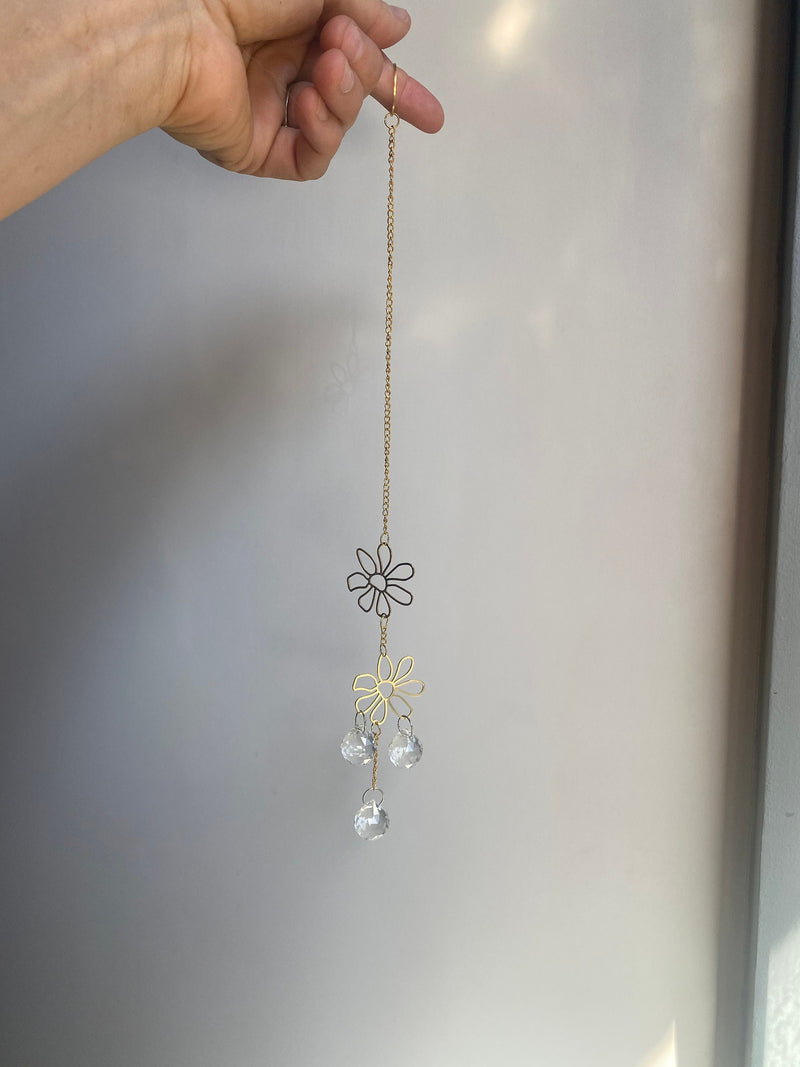 Crystal Daisy Suncatcher Gold Floral Witchy Celestial Car Charm Pendant Sun Catcher Bridesmaid Gift Home Window Ornament Good Luck