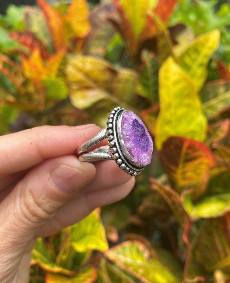 Size 7 Purple Violet Geode Druzy Quartz Vintage Silver Ring, Natural Shape Dainty Modern Gemstone Crystal Jewelry Unique Friend Gift